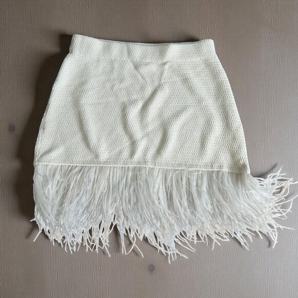 FRAME Cream Knit Feather Trim Skirt Size Medium - Picture 1 of 8